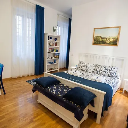 Romainblu * Rome